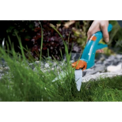 Classic Grasschaar, Draaibaar - Gardena 8 Classic Grasschaar, Draaibaar - Gardena -Tuinartikelen Winkel classic grasschaar draaibaar gardena 3 4