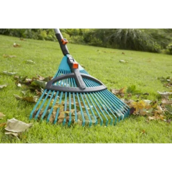 Combisysteem Kunststof Bladhark, Verstelbaar - 35cm - Gardena -Tuinartikelen Winkel combisysteem kunststof bladhark verstelbaar 35cm gardena 4 3