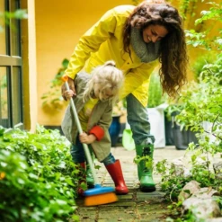 MyFirst Bezem - Fiskars -Tuinartikelen Winkel myfirst bezem fiskars 2