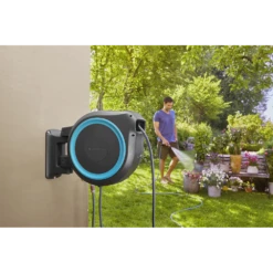 Wandslangenbox RollUp - M/L - 25m - Blauw - Gardena -Tuinartikelen Winkel wandslangenbox rollup m l 25m blauw gardena 6 7